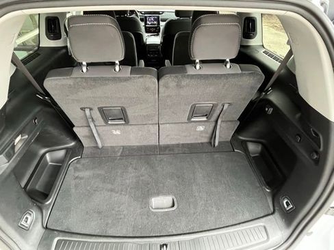 Used 2023 Jeep Grand Cherokee L Laredo image 27