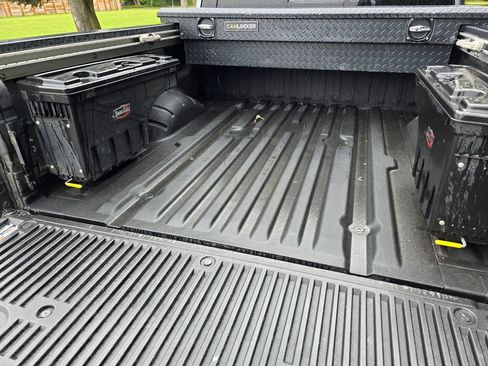 Used 2023 Nissan Titan PRO-4X w/ Pro-4x Convenience Package image 18