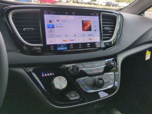 New 2026 Chrysler Voyager LX image 28