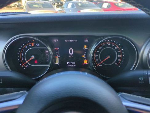 Used 2020 Jeep Gladiator Overland image 11