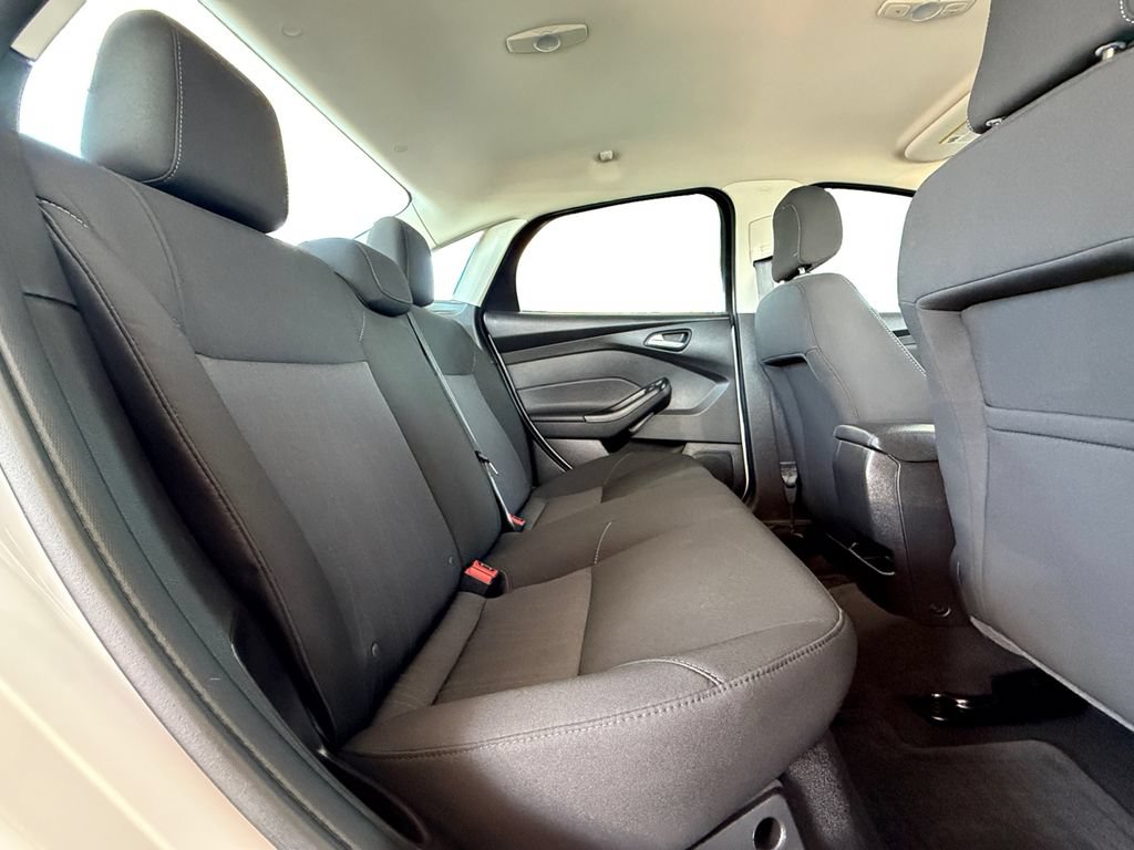 Used 2018 Ford Focus SE FWD image 17