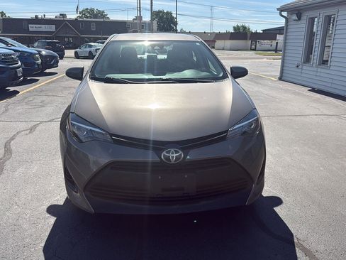 Used 2017 Toyota Corolla LE FWD image 2