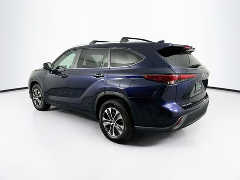 Used 2023 Toyota Highlander XLE FWD image 5