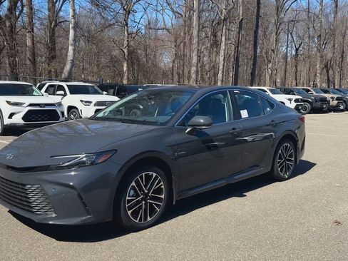New 2026 Toyota Camry XLE AWD/4WD image 4
