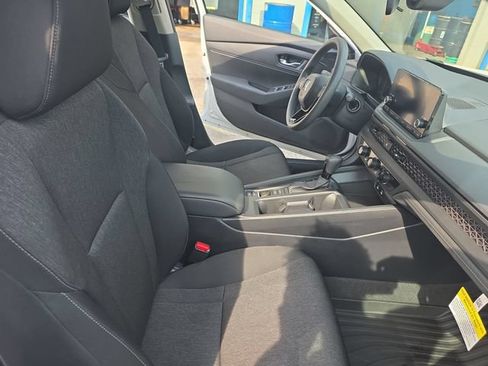 Used 2025 Honda Accord LX image 11