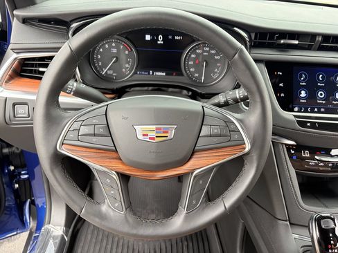 Certified 2023 Cadillac XT5 Premium Luxury w/ Technology Package FWD image 14