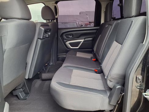 Used 2023 Nissan Titan SV image 16