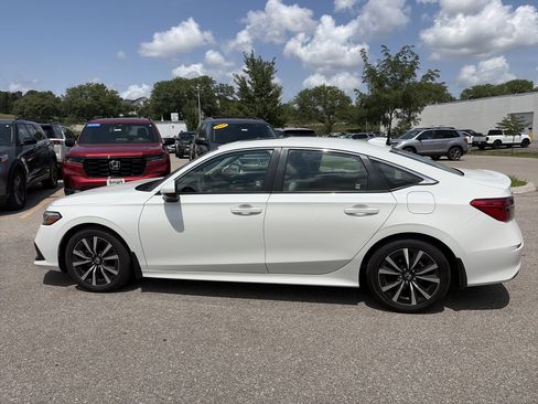 Certified 2024 Honda Civic EX image 8