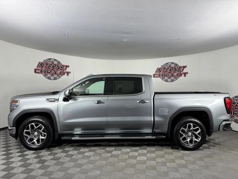 Used 2023 GMC Sierra 1500 SLT w/ SLT Premium Package AWD/4WD image 4