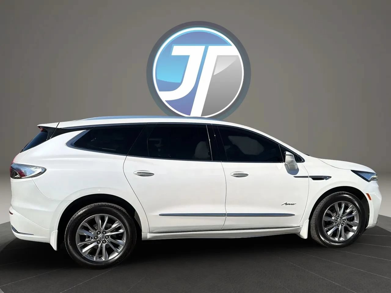 Used 2023 Buick Enclave Avenir w/ Avenir Technology Package AWD/4WD image 21