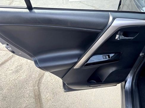Used 2017 Toyota RAV4 Limited image 29