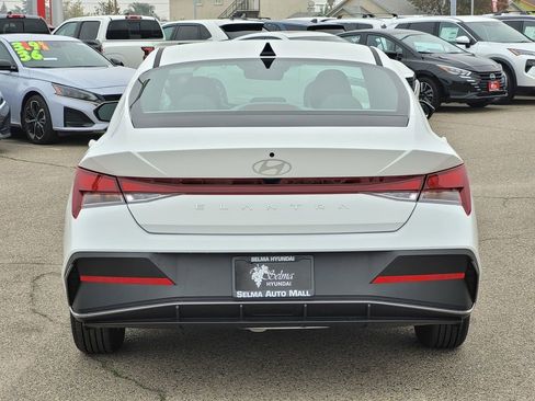 New 2026 Hyundai Elantra SE image 5