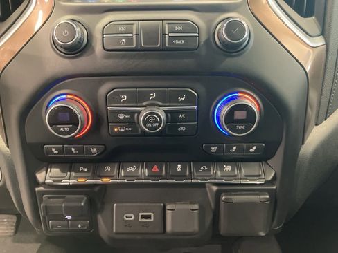 Used 2019 Chevrolet Silverado 1500 High Country image 20