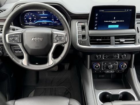 Used 2024 Chevrolet Suburban Z71 w/ Off-Road Capability Package image 8