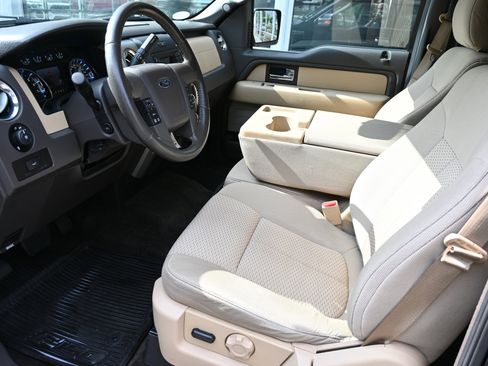 Used 2014 Ford F150 XLT w/ Equipment Group 302A Luxury image 10