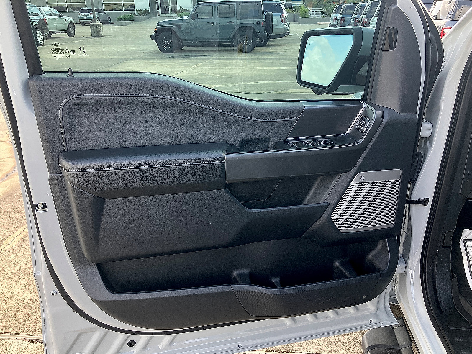 Used 2024 Ford F150 Lariat w/ Bed Utility Package AWD/4WD image 28