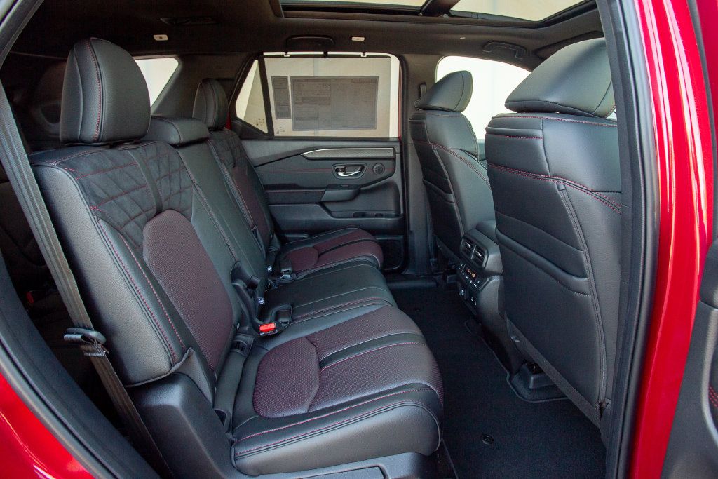 New 2026 Honda Pilot Black Edition image 15
