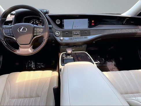 Used 2020 Lexus LS 500 w/ Interior Upgrade Package RWD image 16