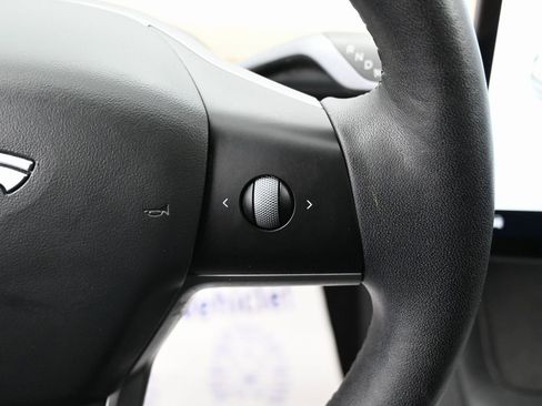 Used 2021 Tesla Model 3 Standard Range Plus image 19