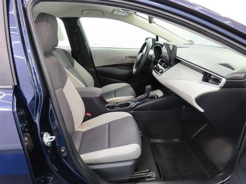 Used 2024 Toyota Corolla LE FWD image 31