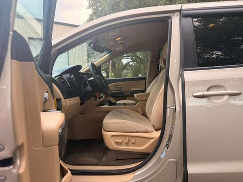 Used 2017 Kia Sedona LX FWD image 9