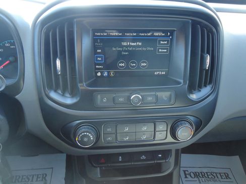 Used 2019 Chevrolet Colorado W/T w/ WT Convenience Package AWD/4WD image 16