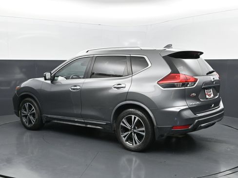 Used 2017 Nissan Rogue SL w/ SL Premium Package FWD image 3