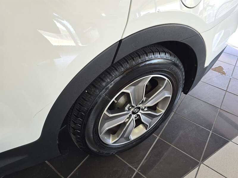 Used 2014 Hyundai Santa Fe GLS AWD/4WD image 36