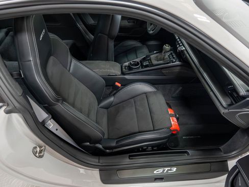Used 2022 Porsche 911 GT3 image 98
