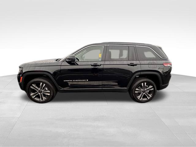 Used 2025 Jeep Wagoneer Series III w/ Premium Group I AWD/4WD image 3