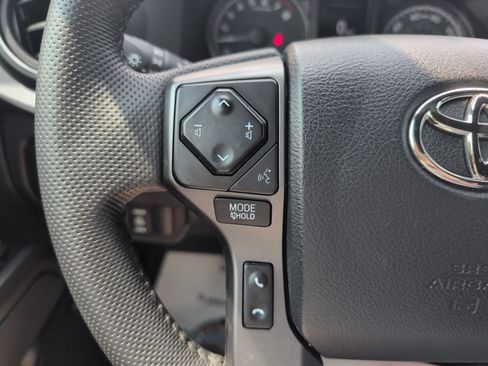 Used 2023 Toyota Tacoma TRD Off-Road w/ TRD Premium Off Road Package AWD/4WD image 19