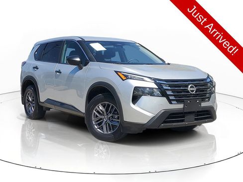 Used 2025 Nissan Rogue S AWD/4WD image 1