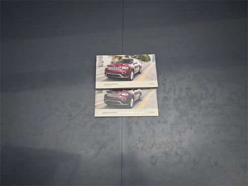 Used 2017 Jeep Grand Cherokee Limited image 42