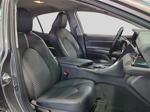 Used 2024 Toyota Camry SE image 14