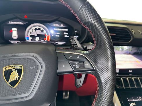 Used 2020 Lamborghini Urus AWD/4WD image 17