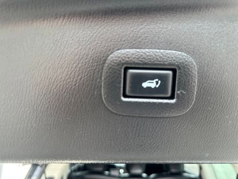 Used 2017 INFINITI QX80 4WD w/ Driver Assistance Package image 31