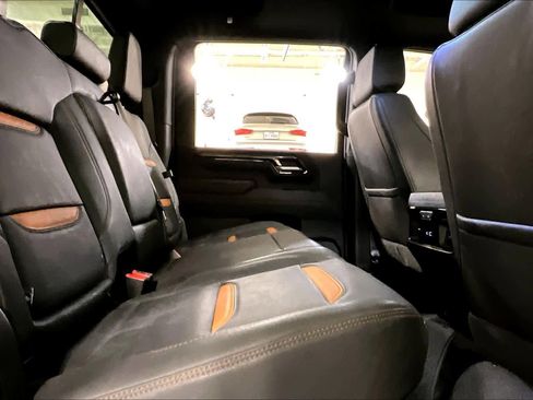 Used 2025 GMC Sierra 2500 AT4 w/ AT4 Premium Plus Package AWD/4WD image 38