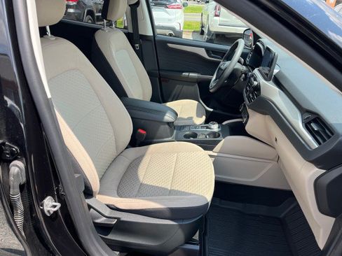 Used 2022 Ford Escape SE FWD image 19