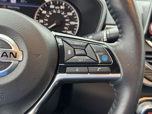 Certified 2019 Nissan Altima 2.5 Platinum image 29