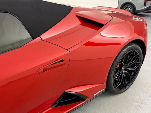 Used 2022 Lamborghini Huracan EVO RWD image 26