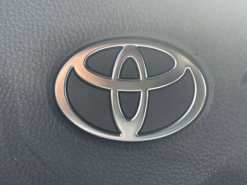 Used 2025 Toyota Tacoma TRD Sport image 21