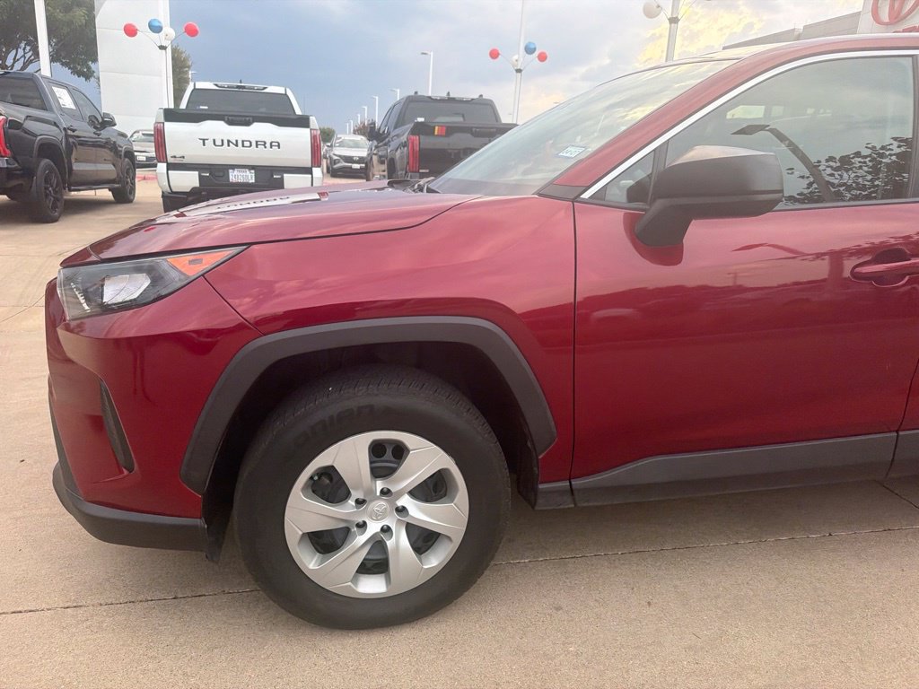 Used 2022 Toyota RAV4 LE FWD image 2