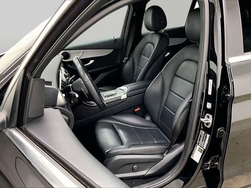Used 2022 Mercedes-Benz GLC 300 image 8