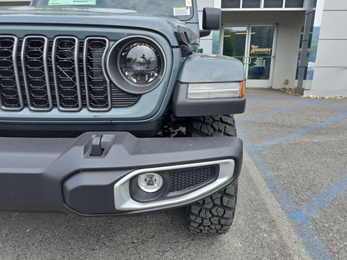 New 2025 Jeep Gladiator Sport image 10
