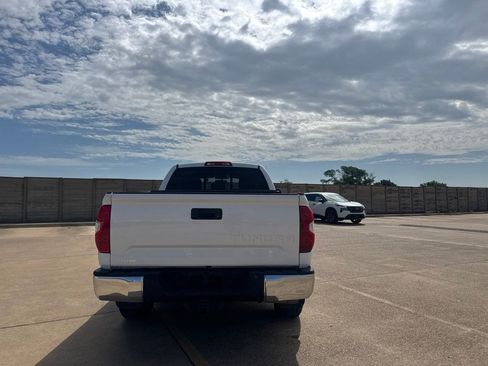 Used 2017 Toyota Tundra SR5 w/ SR5 Upgrade Package RWD image 18