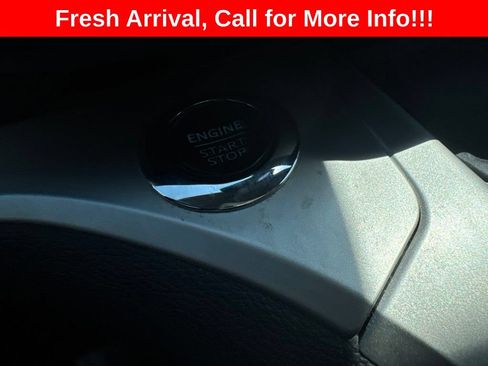 Used 2022 Ford Explorer XLT w/ Equipment Group 202A AWD/4WD image 23