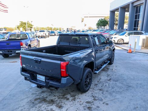 Used 2025 Toyota Tacoma SR5 image 7