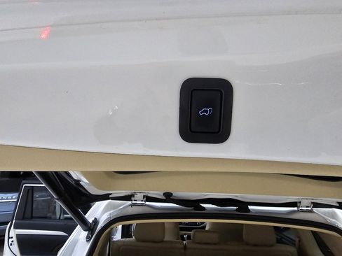 Used 2018 Toyota Highlander XLE image 15