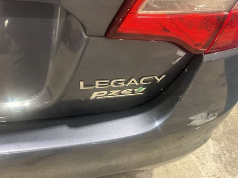 Used 2017 Subaru Legacy 2.5i Sport image 5