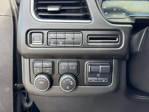Used 2023 Chevrolet Suburban RST w/ Sport Performance Package AWD/4WD image 24